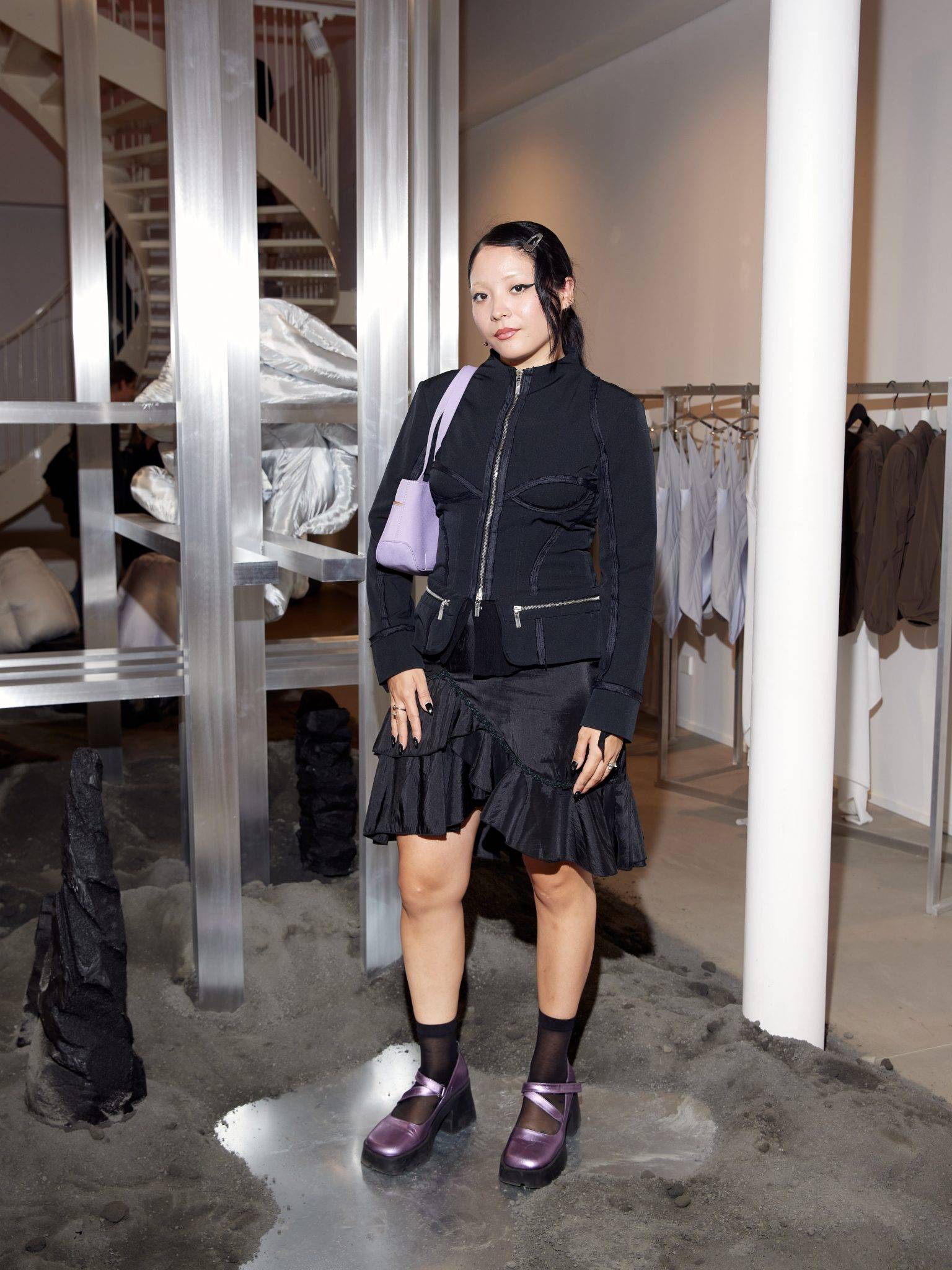  - Izzy Du débarque dans la capitale de la mode