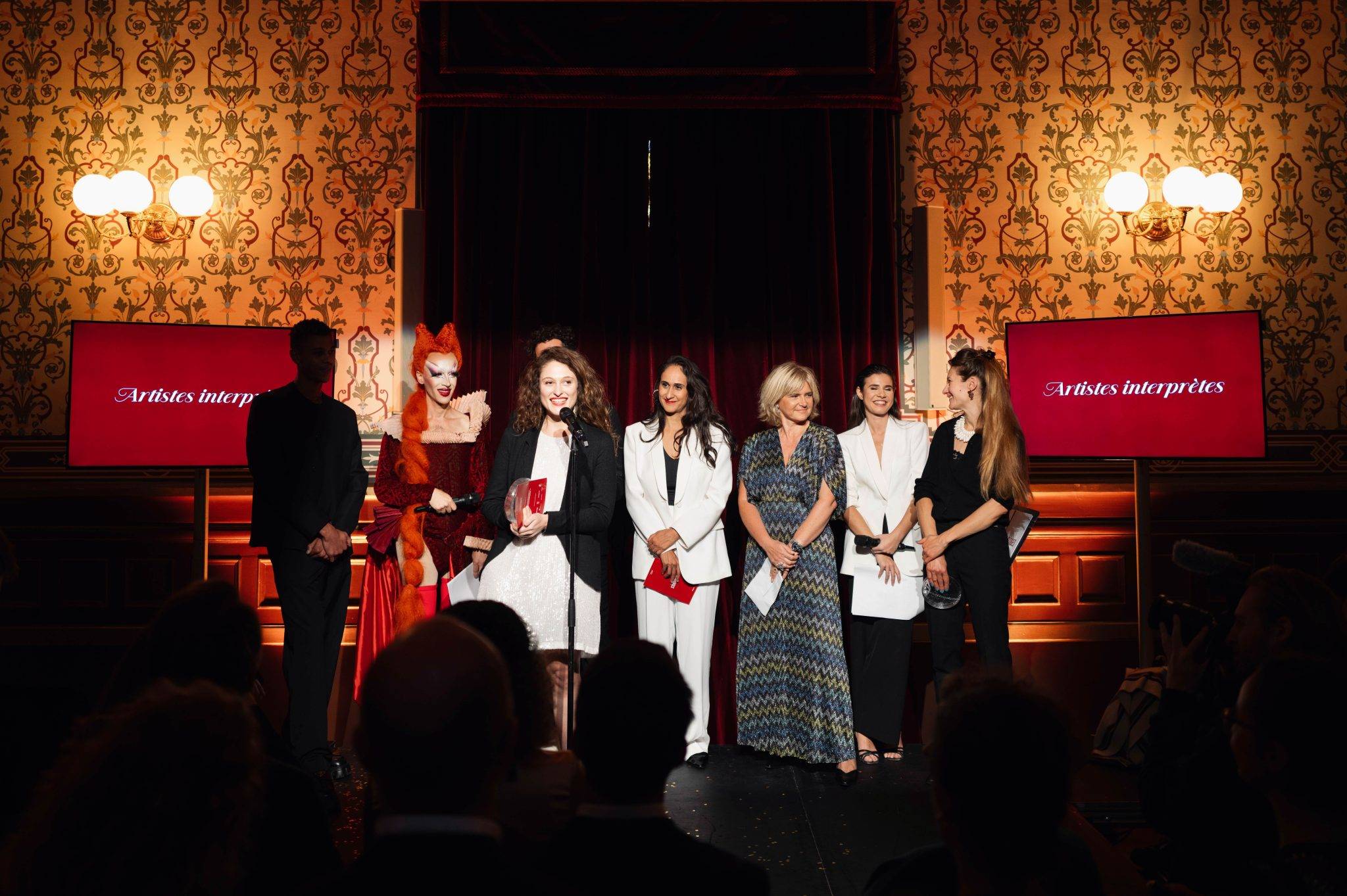  - Les Éloges Celebrates Artists and Craftsmen Working in the Performing Arts