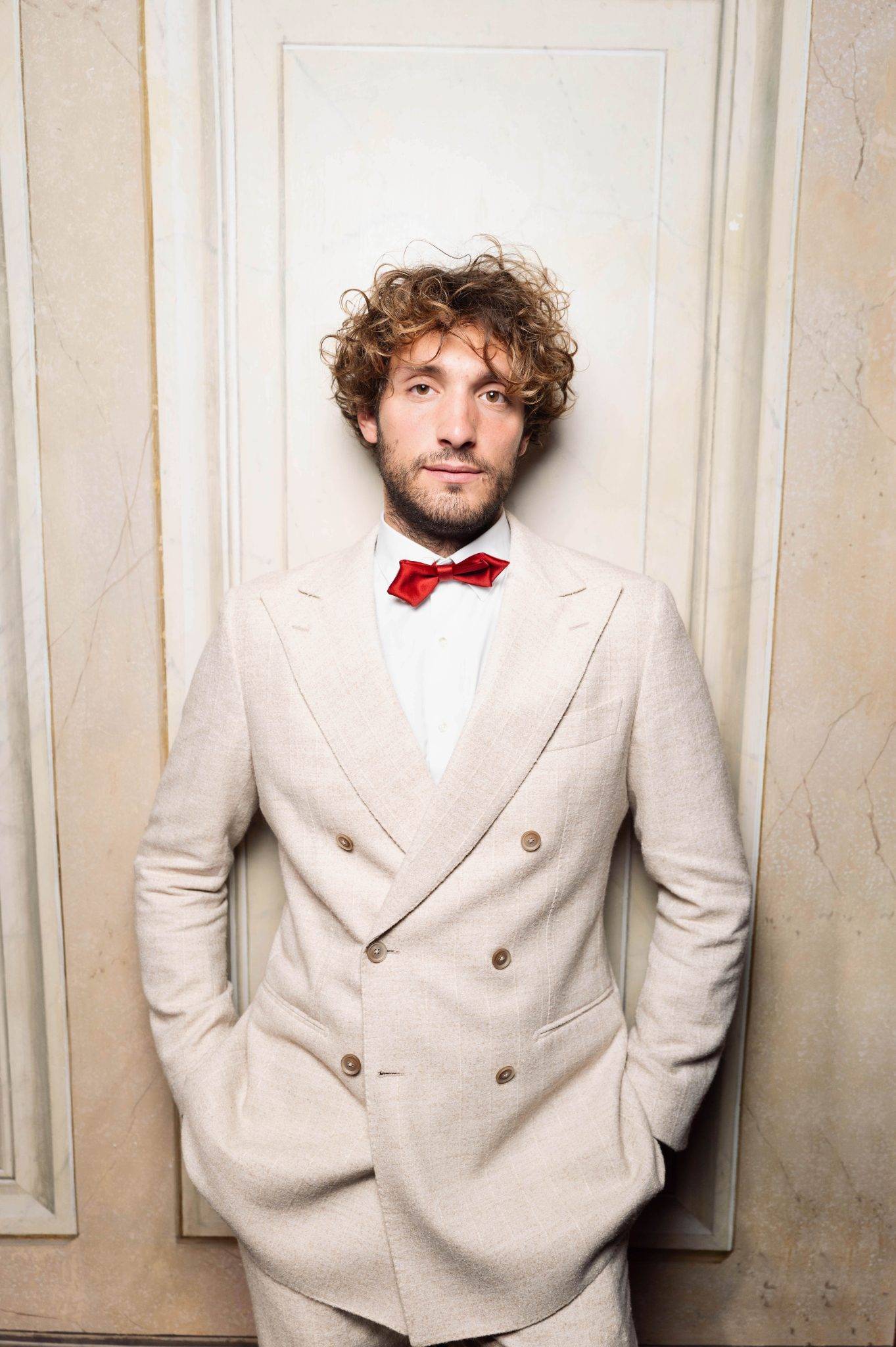  - Les Éloges Celebrates Artists and Craftsmen Working in the Performing Arts