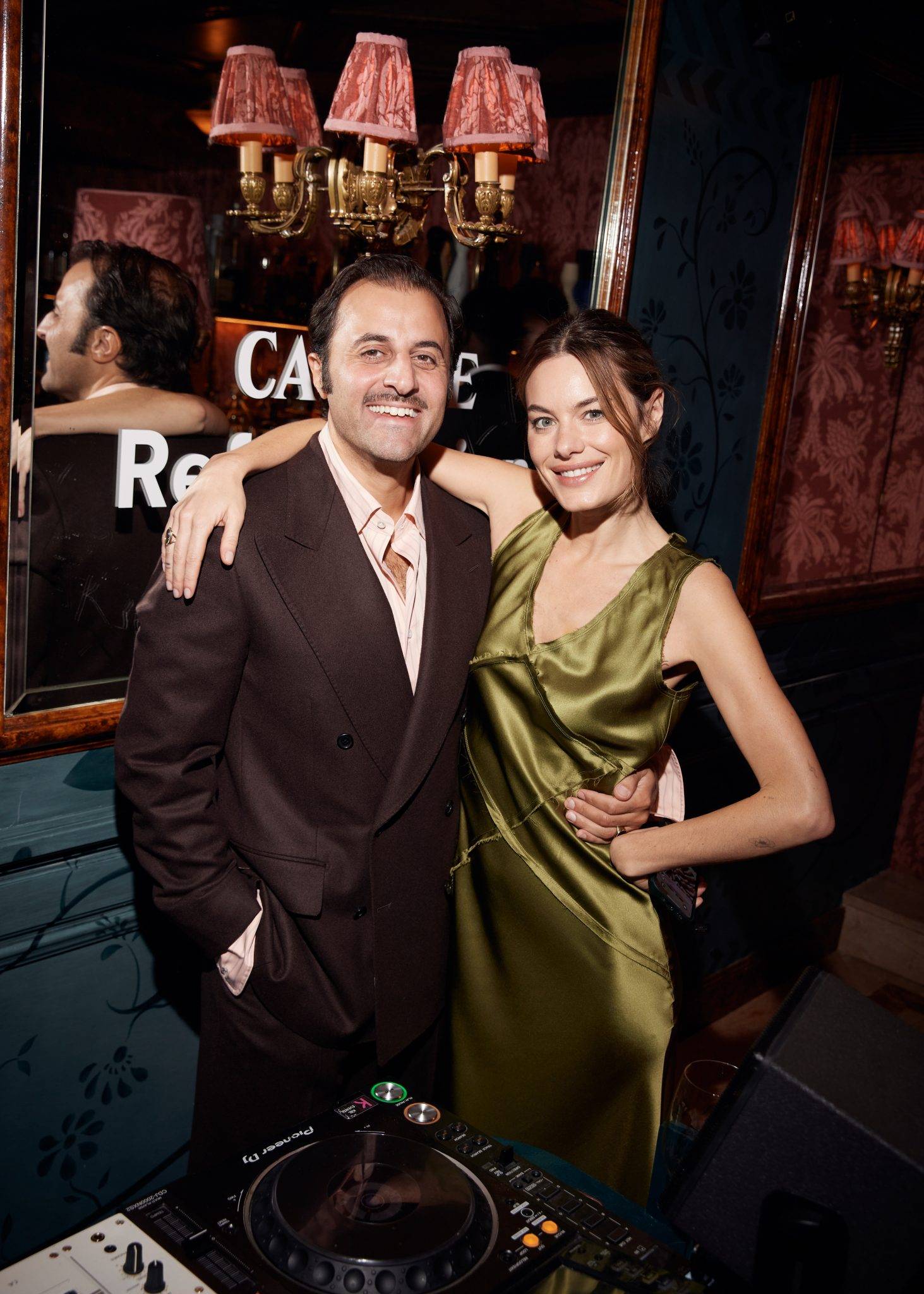  - La collaboration entre Reformation et Camille Rowe révélée chez Lapérouse
