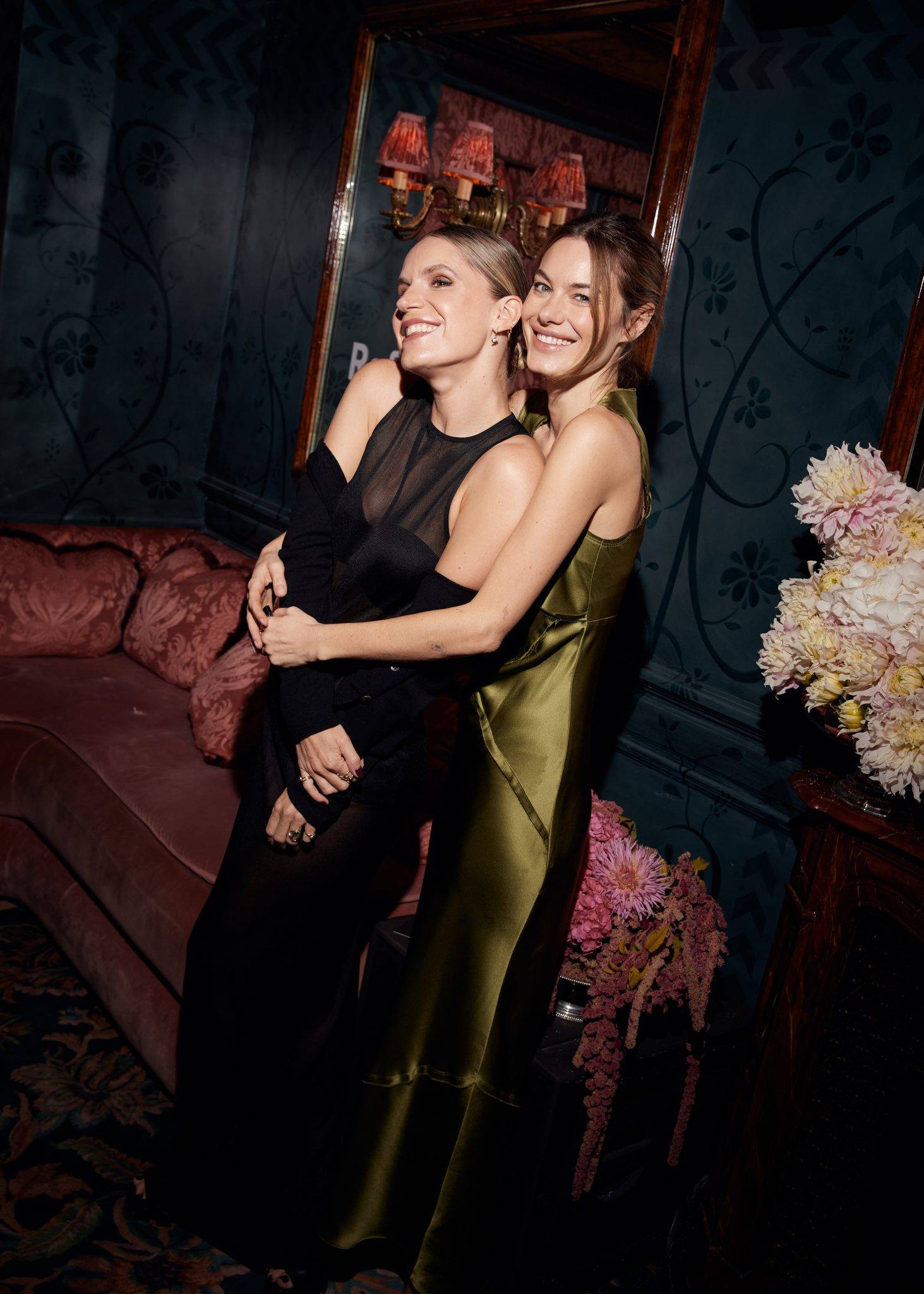  - La collaboration entre Reformation et Camille Rowe révélée chez Lapérouse