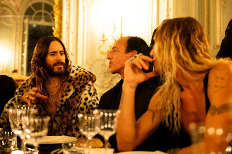  - SSENSE célèbre son vingtième anniversaire au Musée des Archives Nationales pendant la Fashion Week de Paris