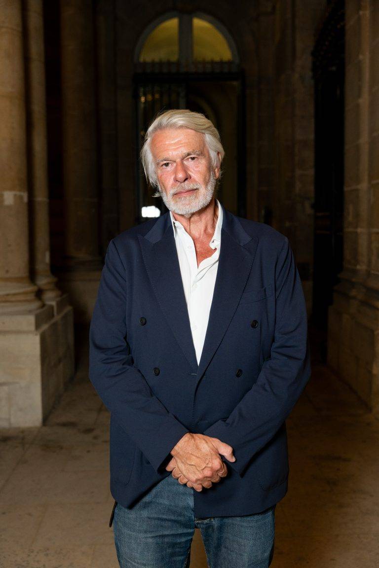  - SSENSE célèbre son vingtième anniversaire au Musée des Archives Nationales pendant la Fashion Week de Paris