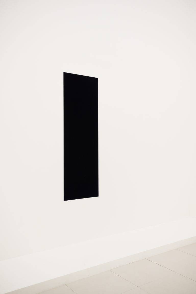 Palazzo Strozzi esalta l’arte inafferrabile di Anish Kapoor