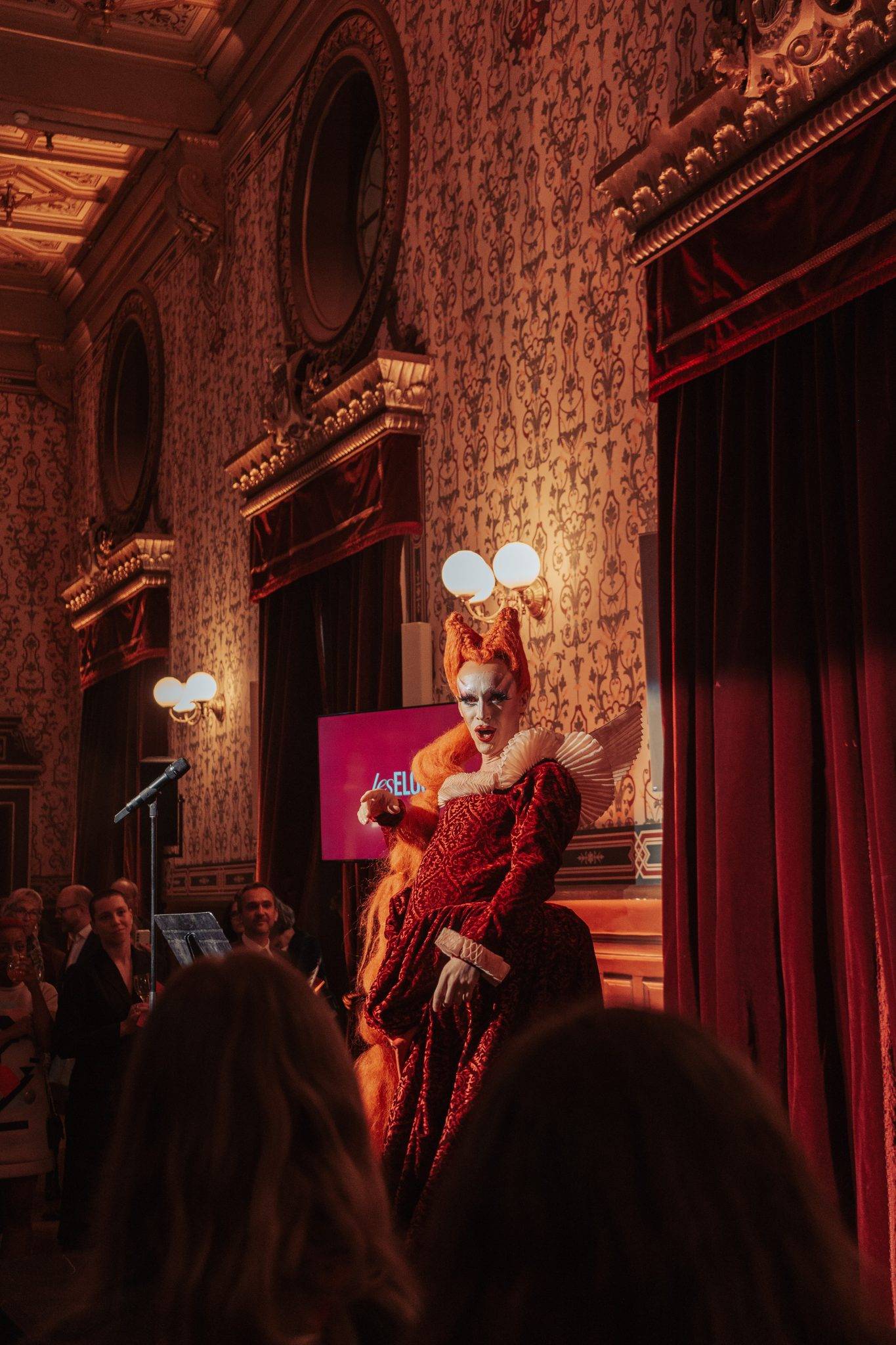  - Les Éloges Celebrates Artists and Craftsmen Working in the Performing Arts