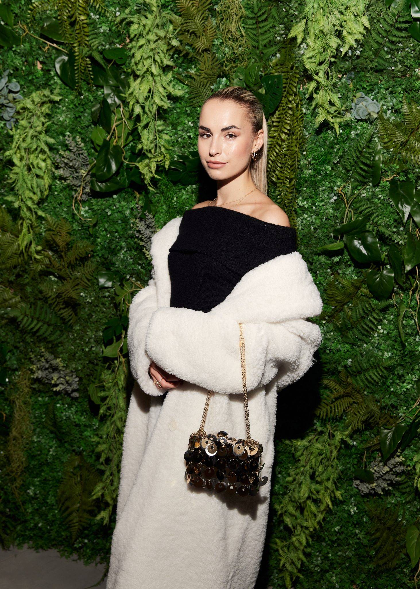  - Le nouvel élan eco responsable de Guess mis en lumière à Paris