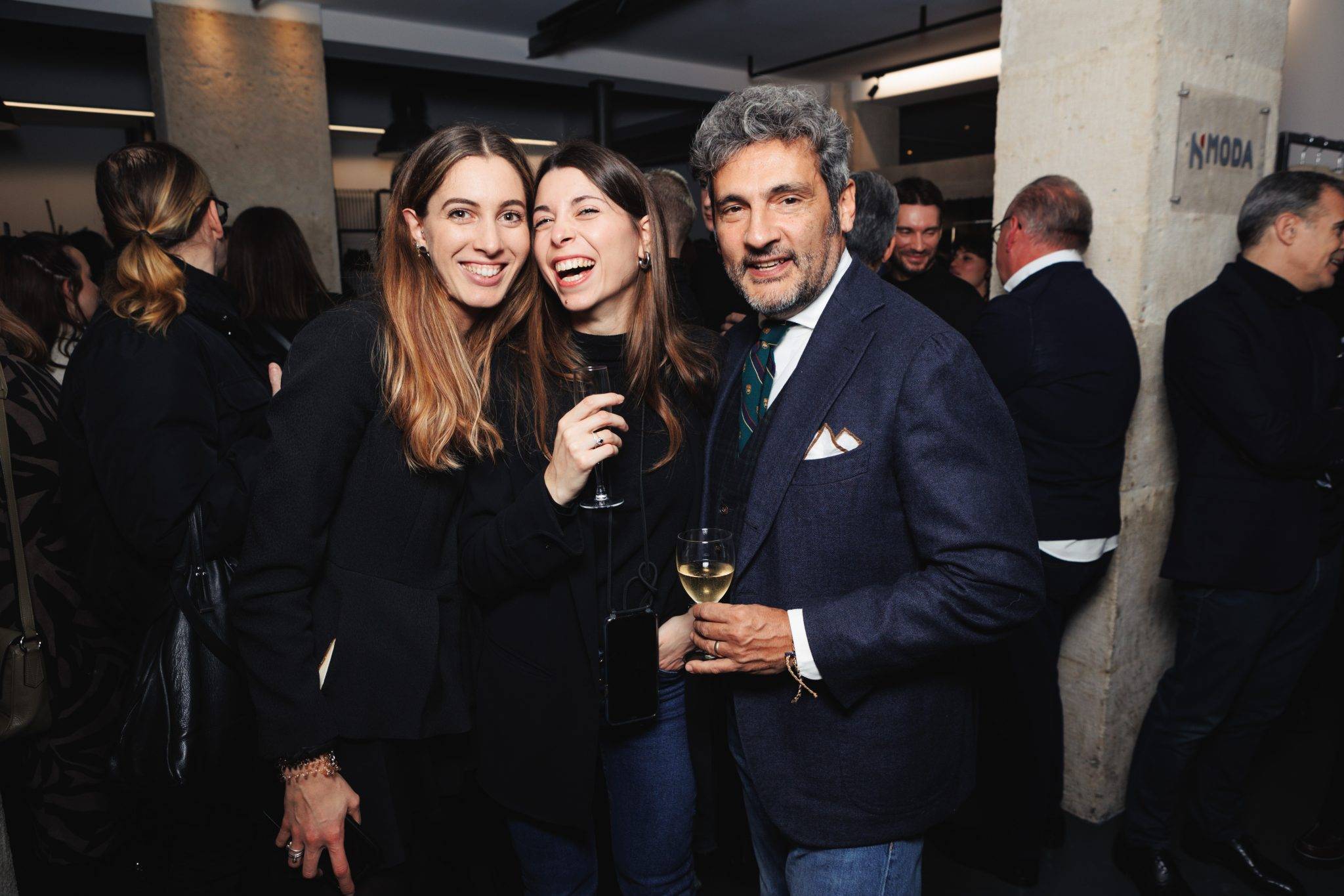  - Holding Moda Invites Us to Its Agency For a Cocktail Party