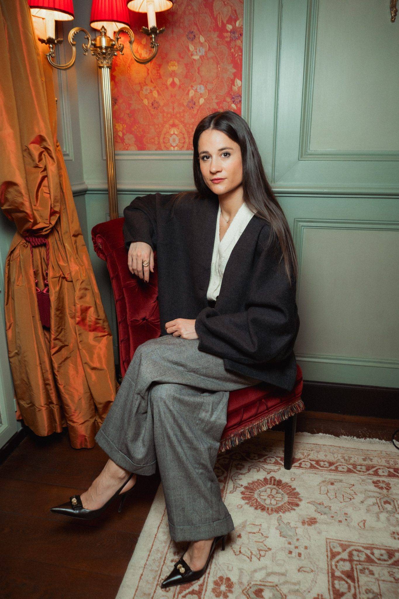  - Le cachemire soyeux de Bompard enveloppe la maison Revka de Paris Society