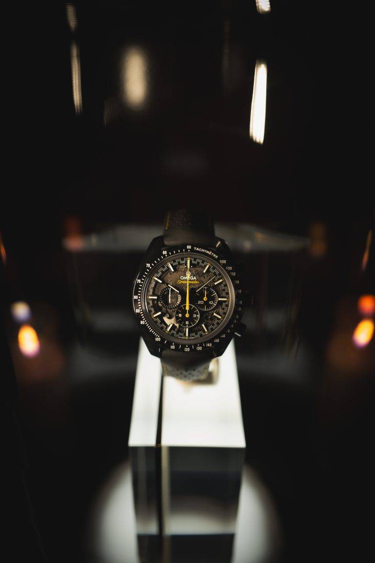 Andrew Garfield et OMEGA s’emparent de la Fashion Week Homme le temps d’un dîner