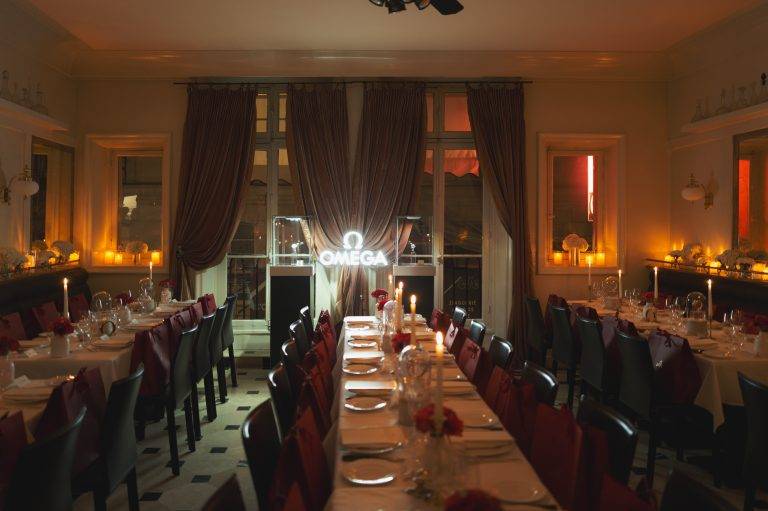 Andrew Garfield et OMEGA s’emparent de la Fashion Week Homme le temps d’un dîner