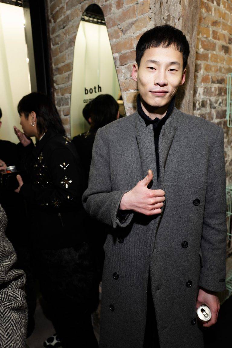  - b o t h dévoile sa collection SS24 Endless Spring lors de l’inauguration de sa première boutique à Paris