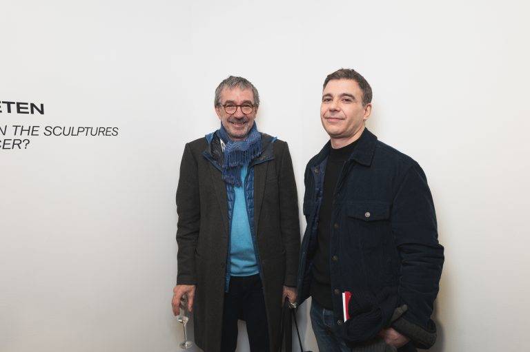  - Double actualité à la galerie Perrotin: Johan Creten avec « How to explain the Sculptures to an Influencer? », et Mr. avec « Invoke It and a Flower Shall Blossom »