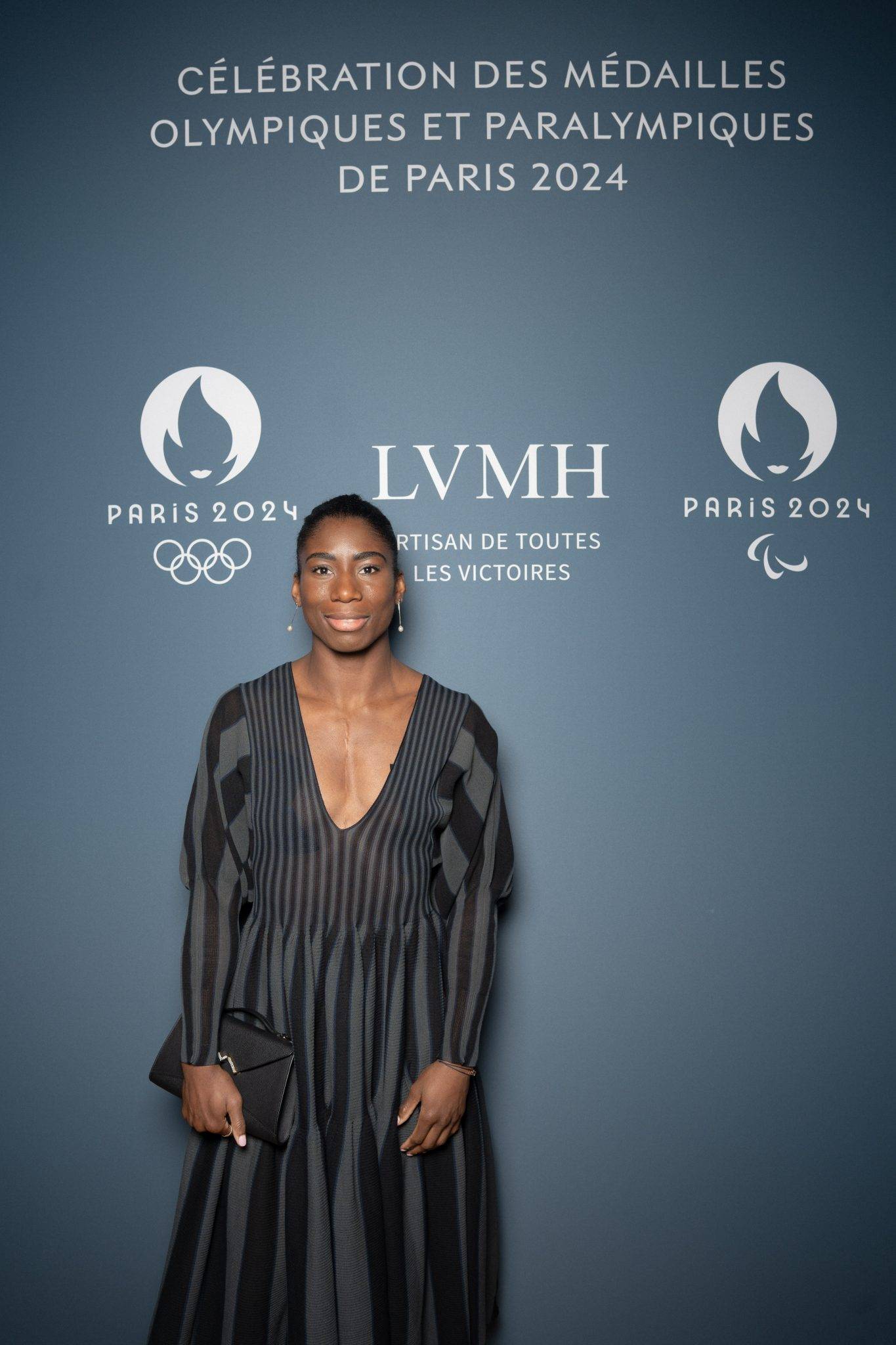  - LVMH révèle la médaille des Jeux Olympiques de Paris, place Vendôme