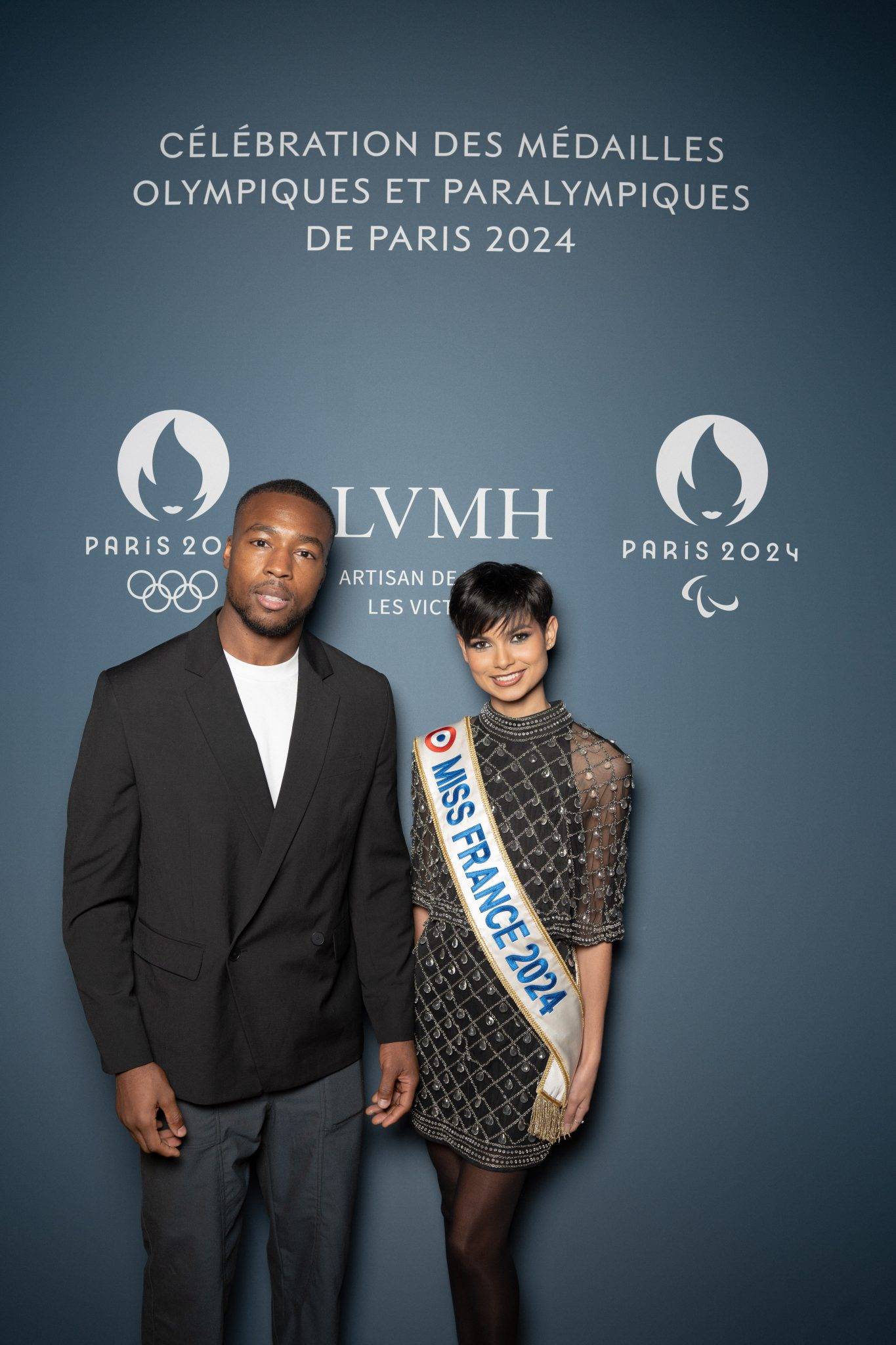  - LVMH révèle la médaille des Jeux Olympiques de Paris, place Vendôme