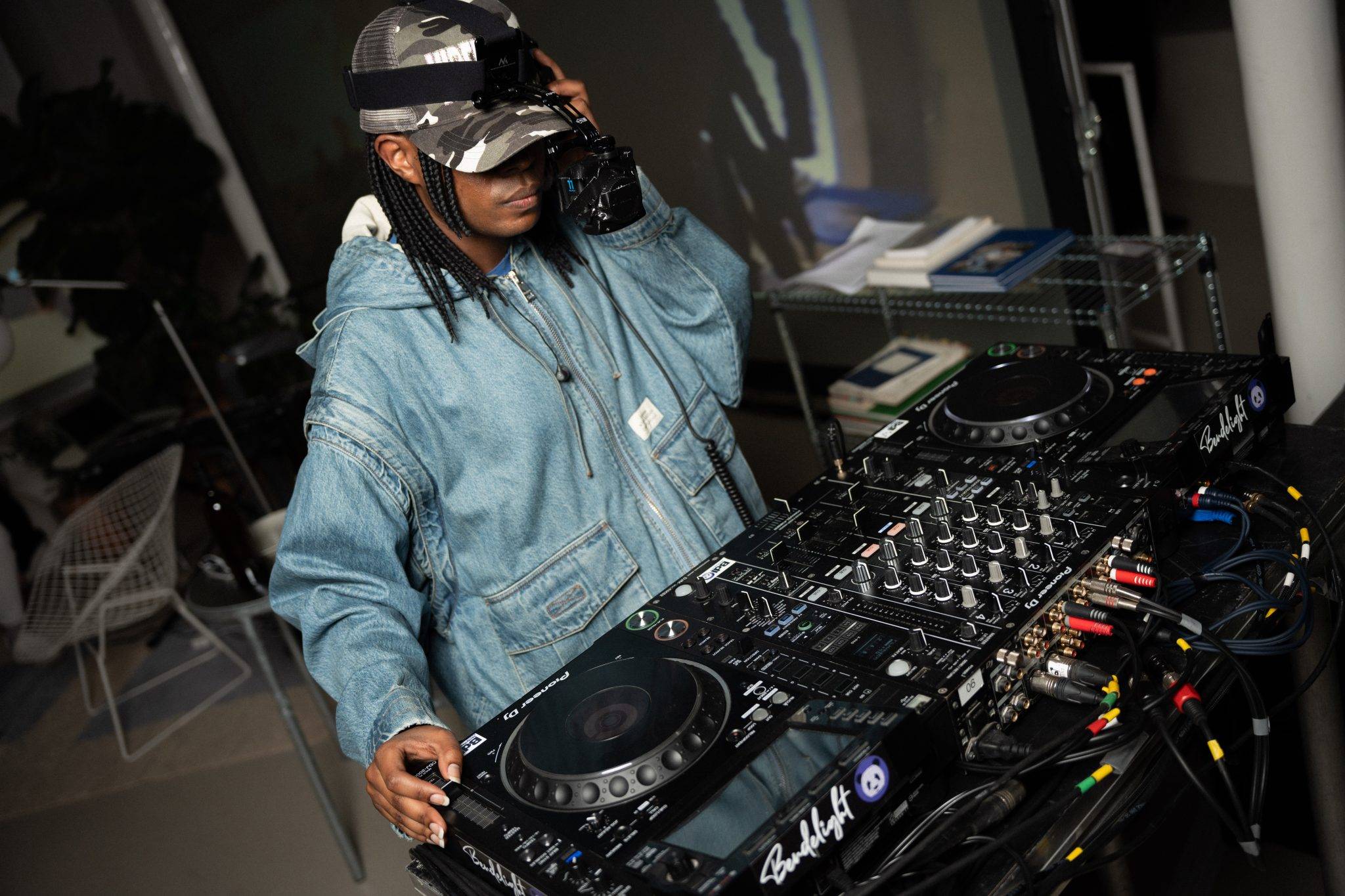  - The Launch of the Very First Études x VEJA Collaboration