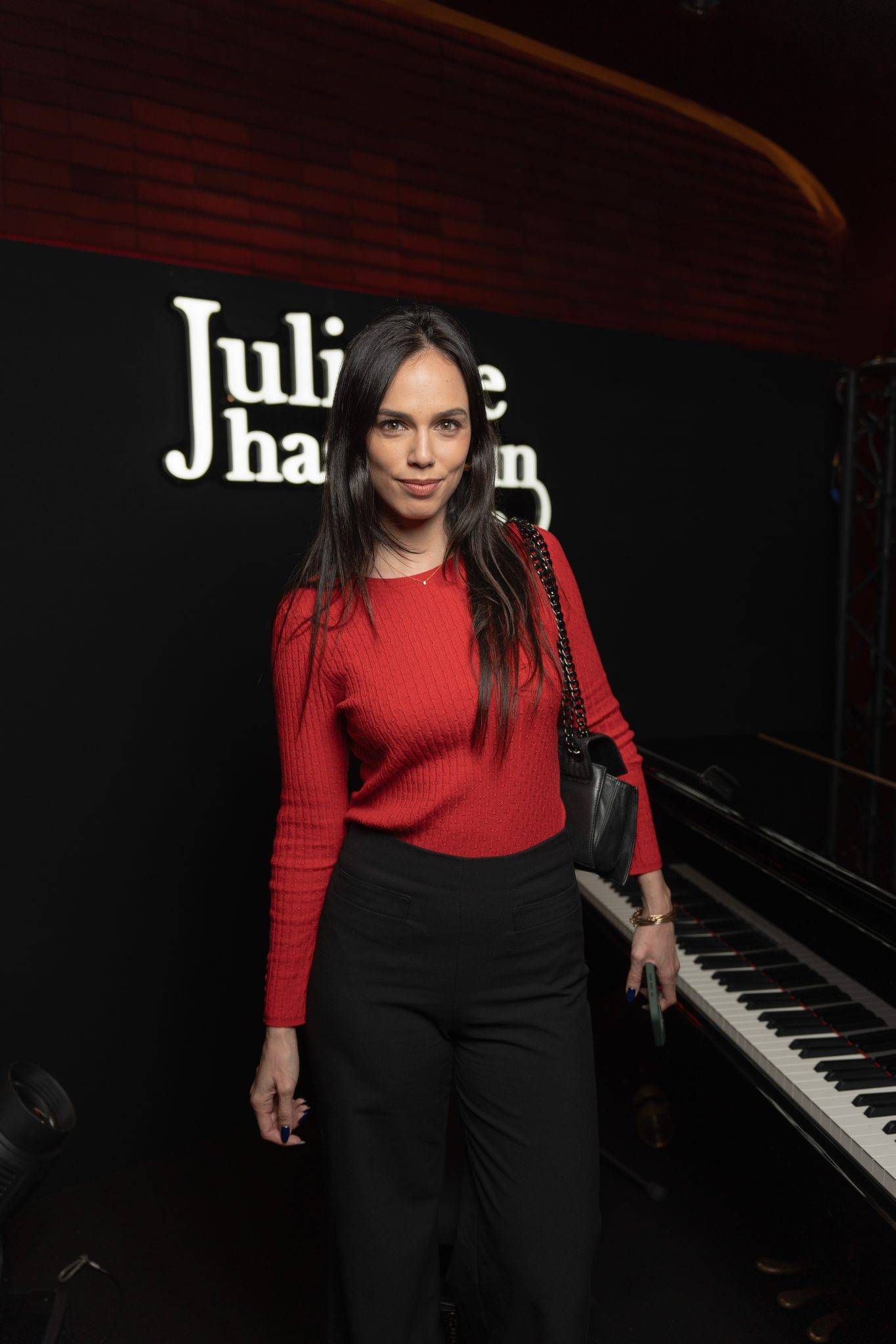  - Juliette Has a Gun célèbre le lancement de son nouveau parfum Juliette avec un showcase privé de Juliette Armanet