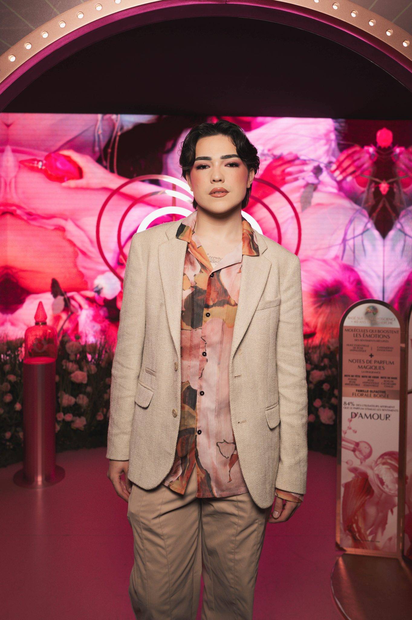  - Bella Tilbury célèbre la première collection de parfums d’émotions de Charlotte Tilbury au Palais Brongniart