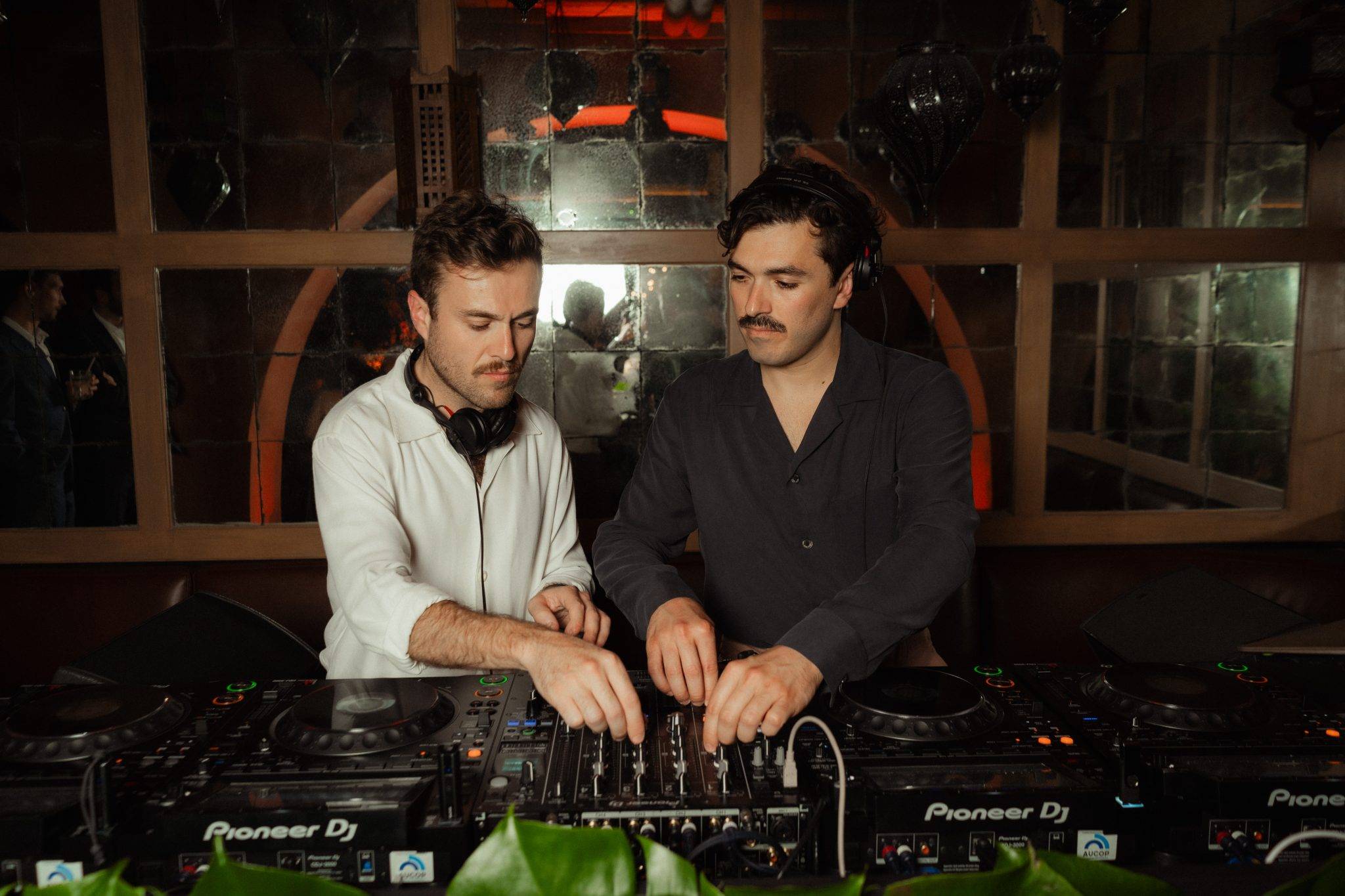  - Kilian Hennessy dévoile Sunkissed Goddess au Festival de Cannes