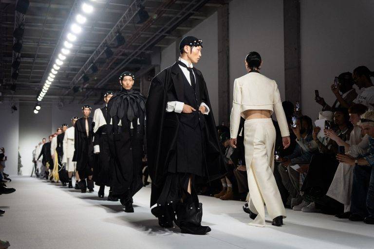 SEAN SUEN Breaks Free From Gender Norms For the SS25 Show