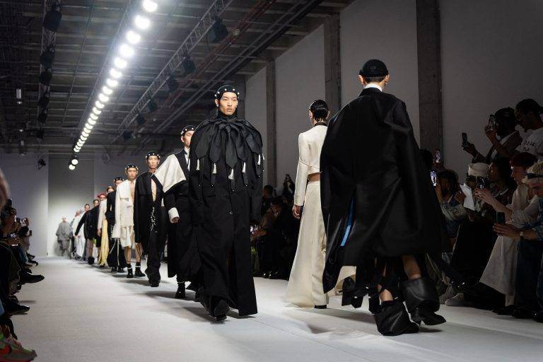 SEAN SUEN Breaks Free From Gender Norms For the SS25 Show