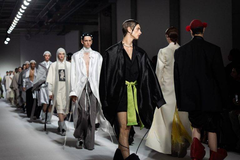 SEAN SUEN Breaks Free From Gender Norms For the SS25 Show