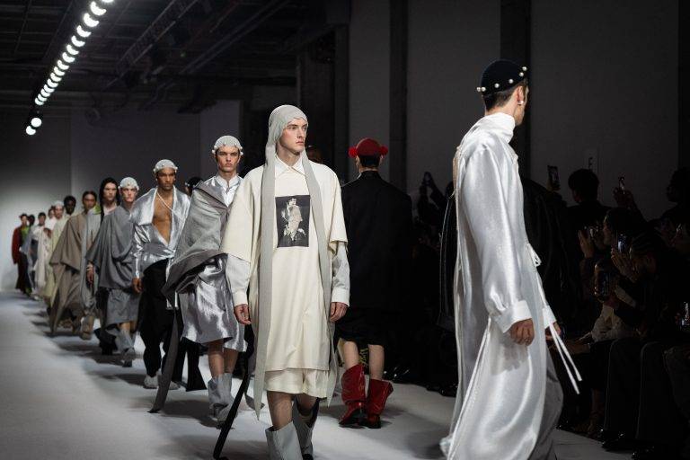 SEAN SUEN Breaks Free From Gender Norms For the SS25 Show