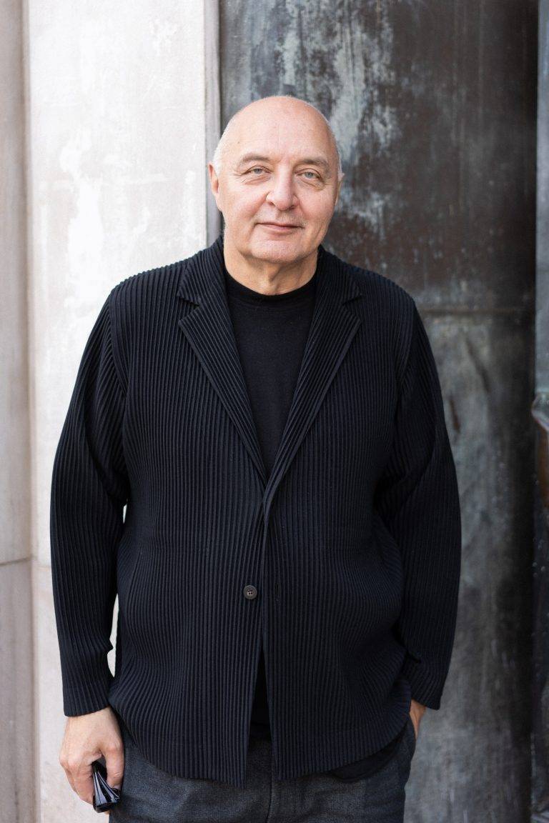  - SEAN SUEN Breaks Free From Gender Norms For the SS25 Show