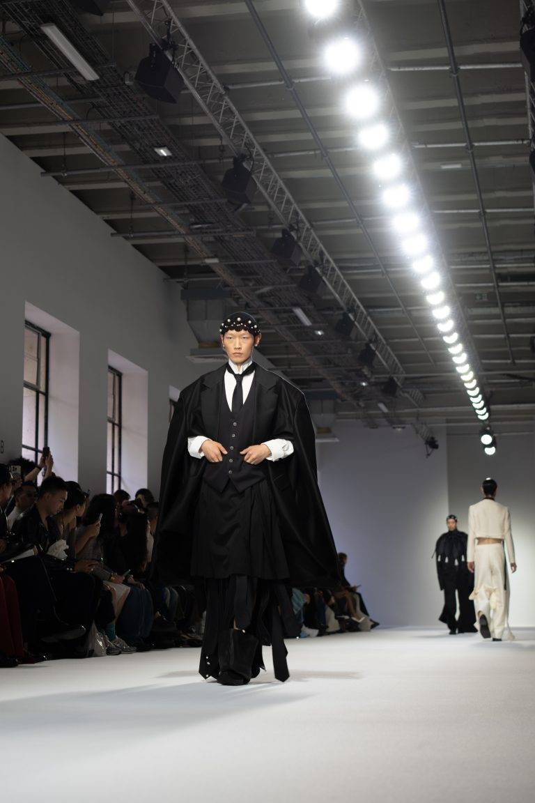 SEAN SUEN Breaks Free From Gender Norms For the SS25 Show