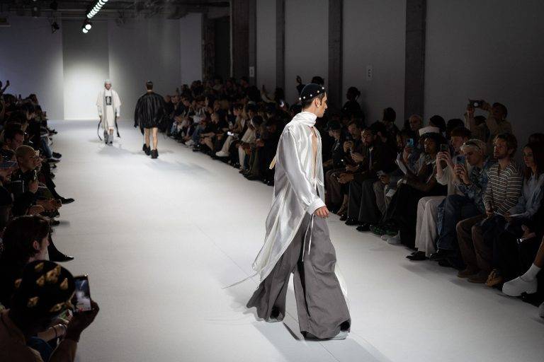 SEAN SUEN Breaks Free From Gender Norms For the SS25 Show