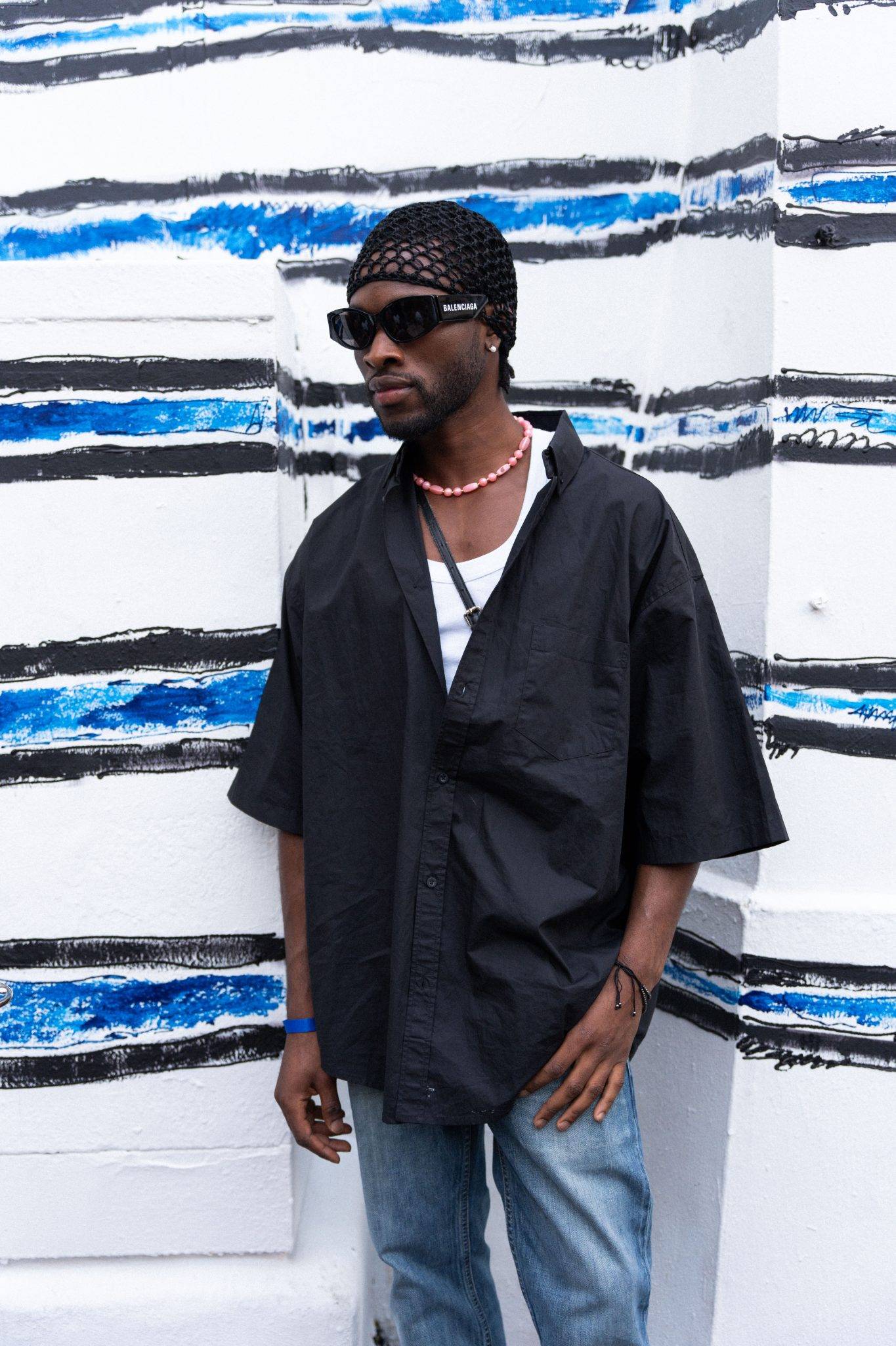  - Jean Paul Gaultier hisse son drapeau arc-en-ciel avec Pepo Moreno