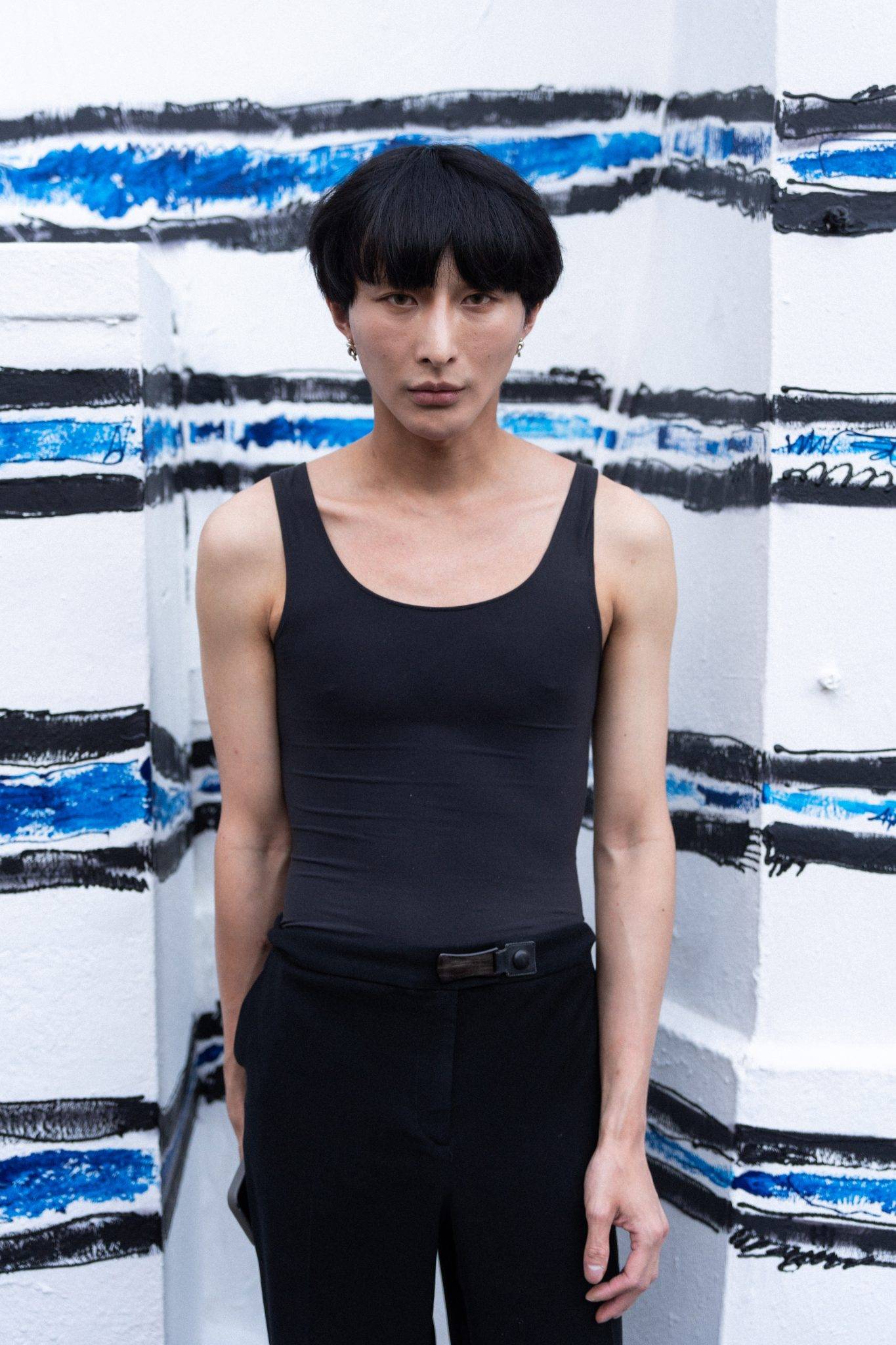  - Jean Paul Gaultier hisse son drapeau arc-en-ciel avec Pepo Moreno