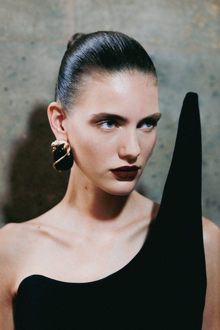 ASHI’s Voluptuous Haute Couture Fashion Show Asserts His Exaggerated Femininity 