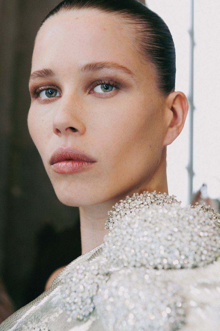 ASHI’s Voluptuous Haute Couture Fashion Show Asserts His Exaggerated Femininity 