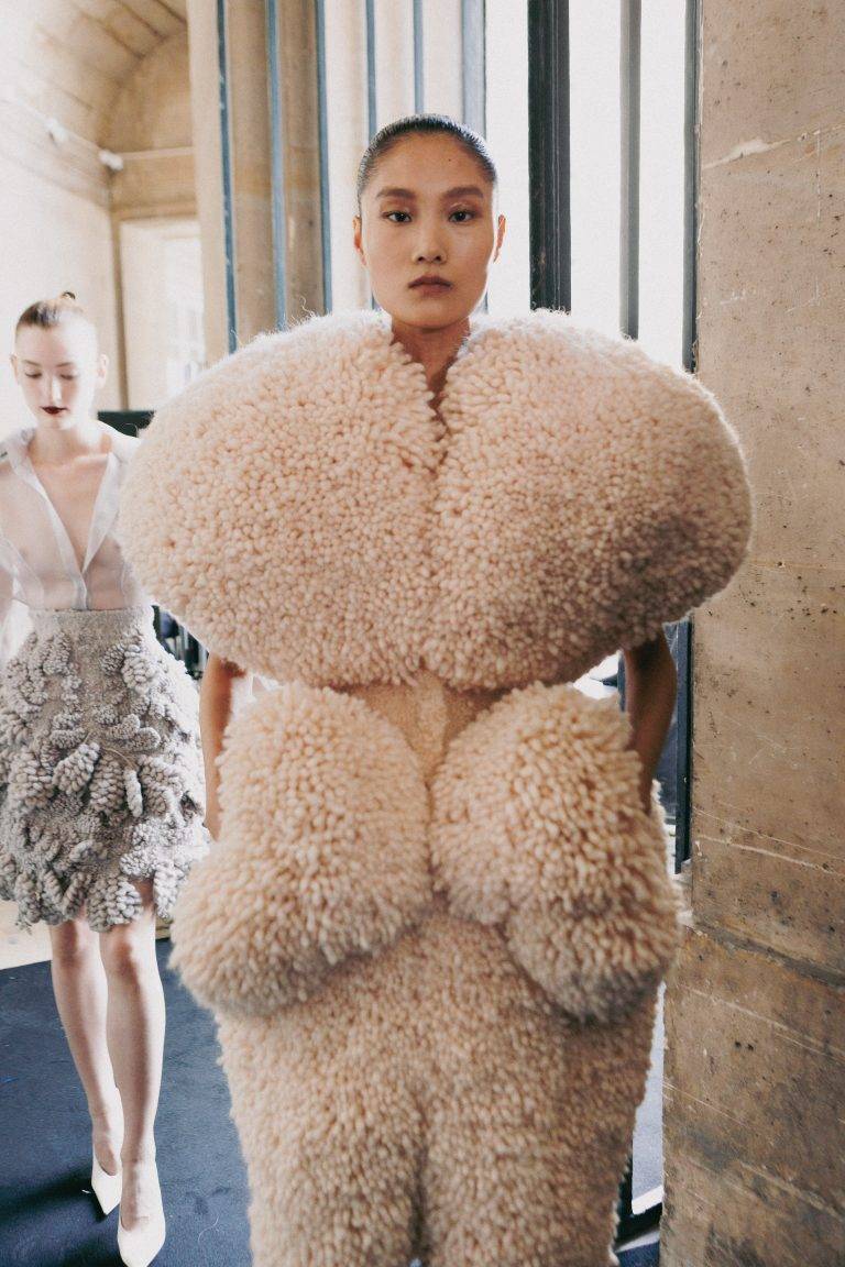 ASHI’s Voluptuous Haute Couture Fashion Show Asserts His Exaggerated Femininity 