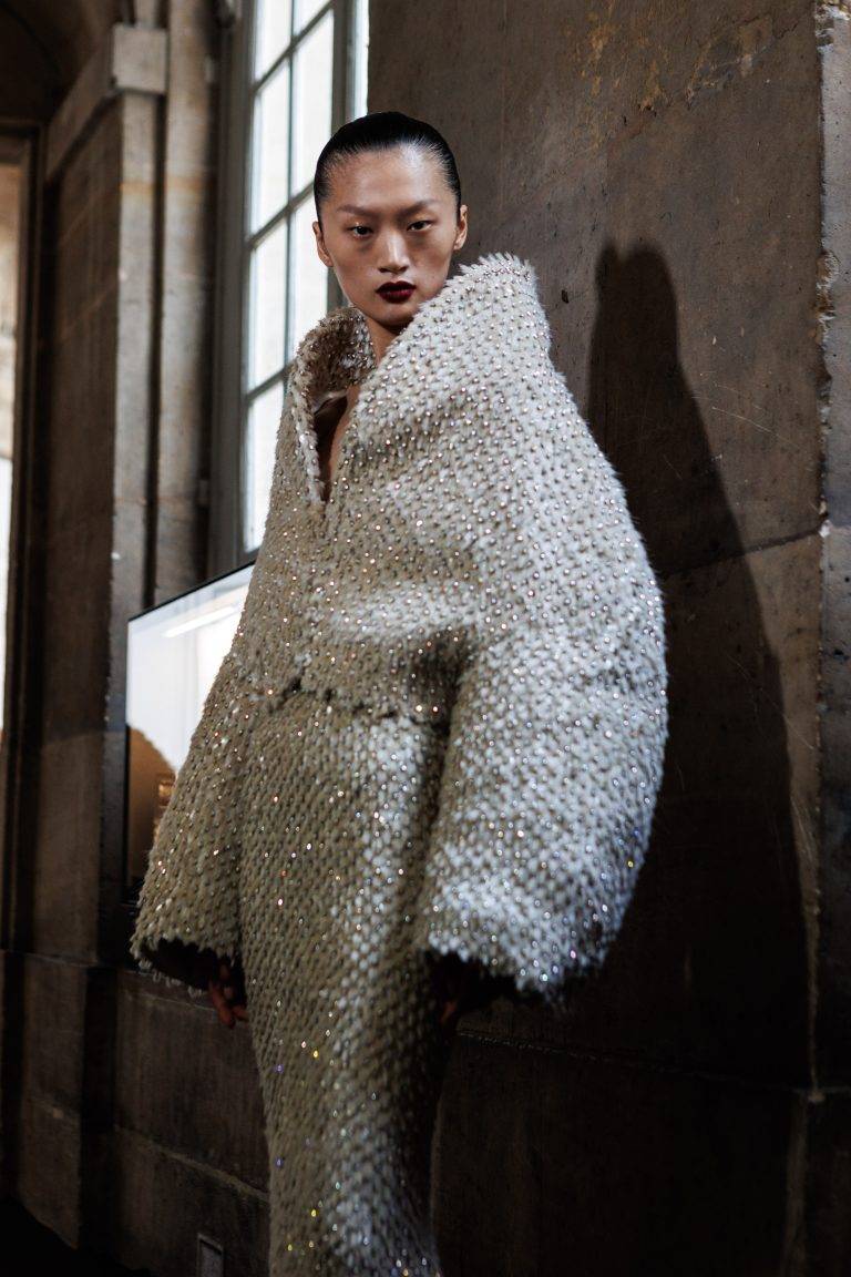 ASHI’s Voluptuous Haute Couture Fashion Show Asserts His Exaggerated Femininity 