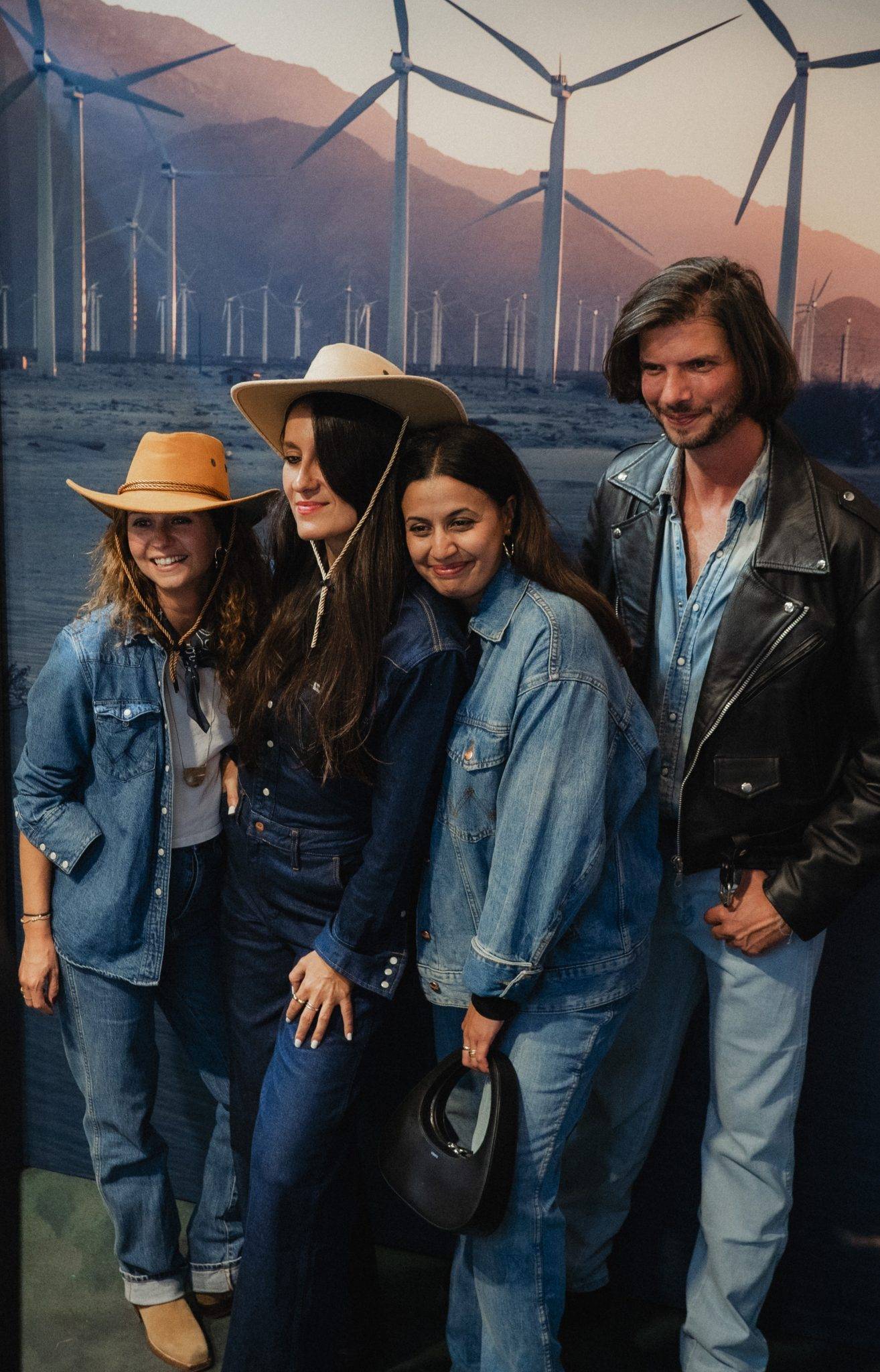  - Wrangler® présente son jean emblématique 13MWZ® Original Cowboy Cut™ pour sa collection FW24