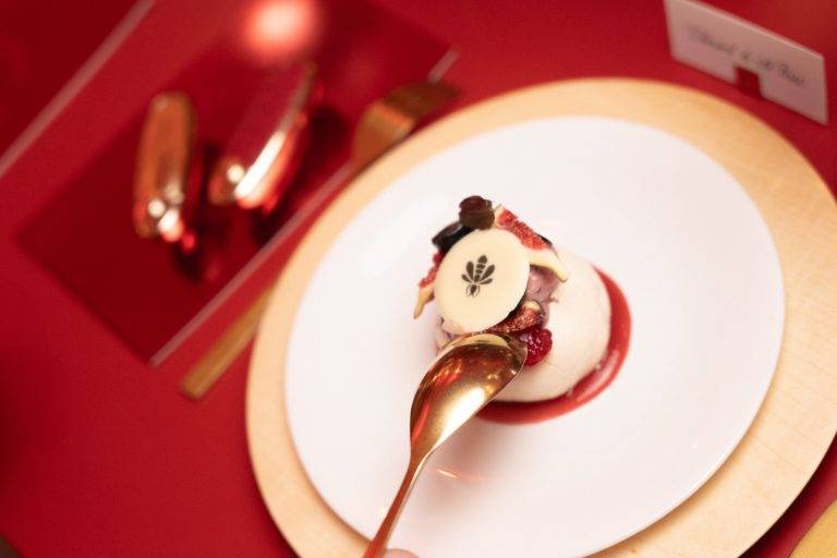 Guerlain célèbre Rouge G, son rouge à lèvres iconique
