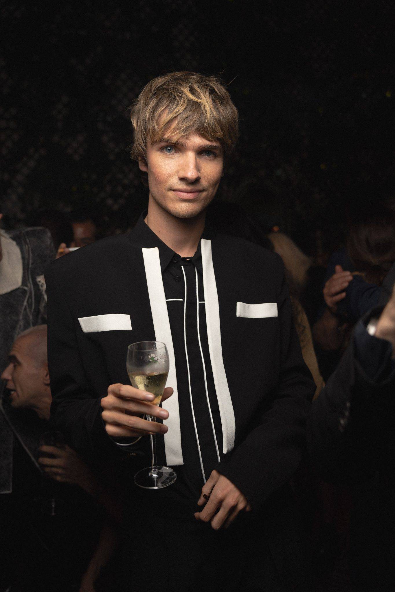  - A Stylish Evening at Maxim’s Gives Us a Taste of La Belle Époque