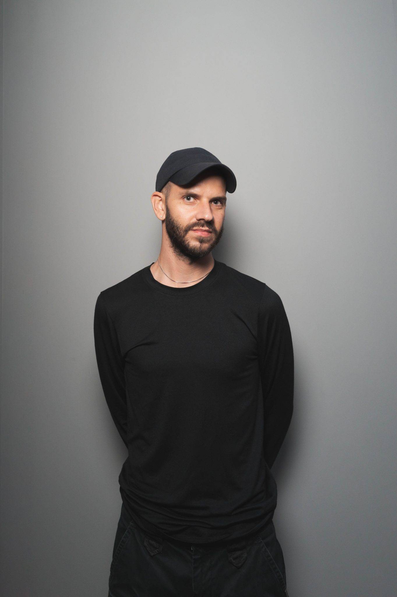  - Philéo Landowski revisite une paire emblématique d’adidas aux côtés de Tadashi Kawamata