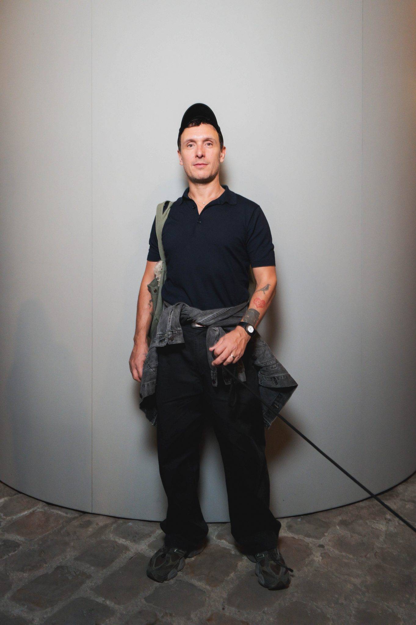  - Philéo Landowski revisite une paire emblématique d’adidas aux côtés de Tadashi Kawamata