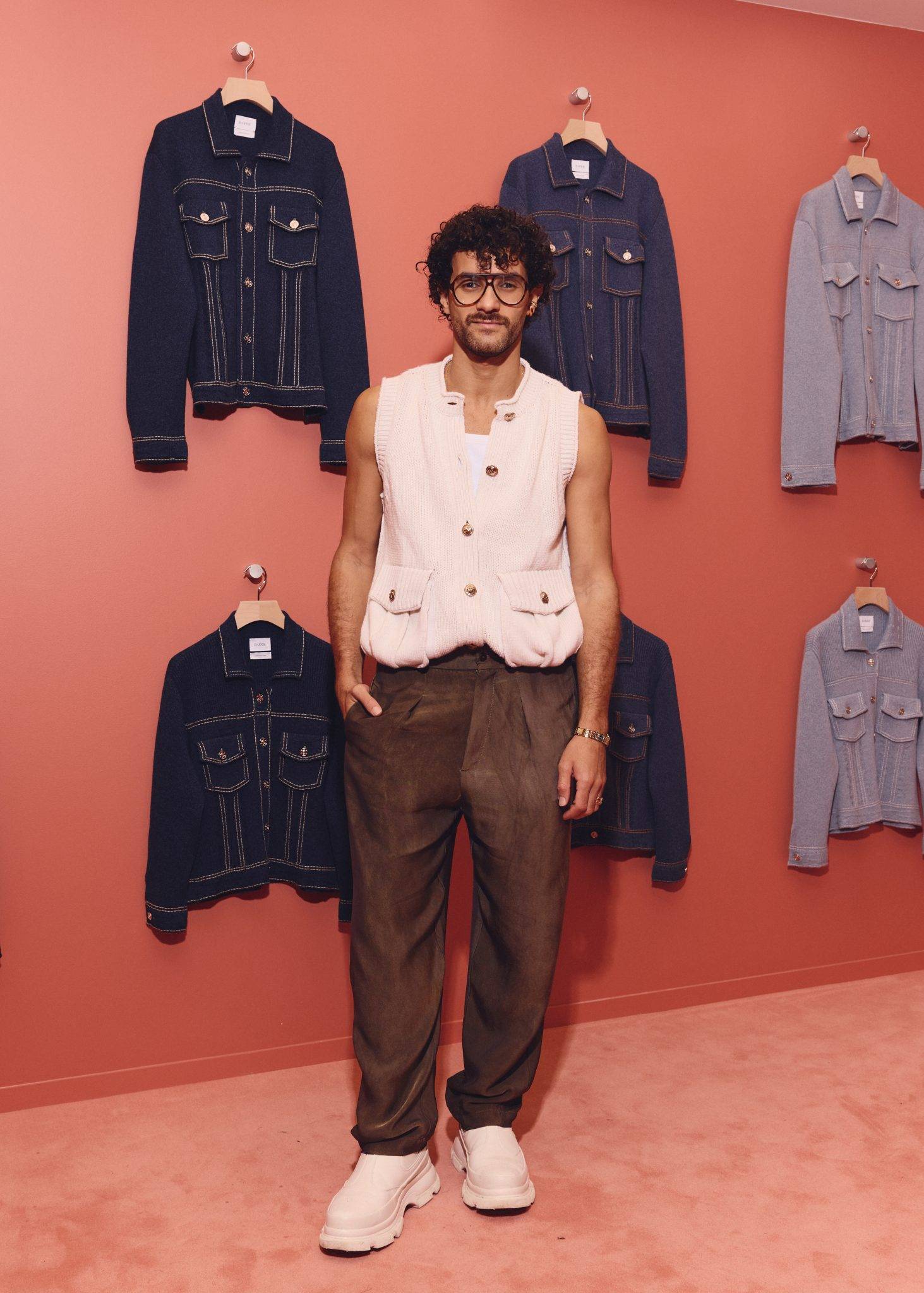  - BARRIE ouvre un popup dédié à son iconique ligne denim