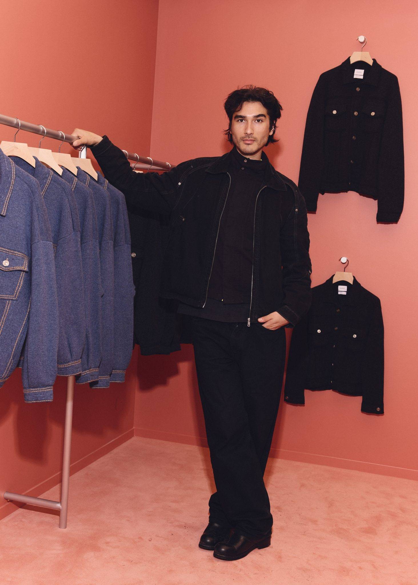  - BARRIE ouvre un popup dédié à son iconique ligne denim