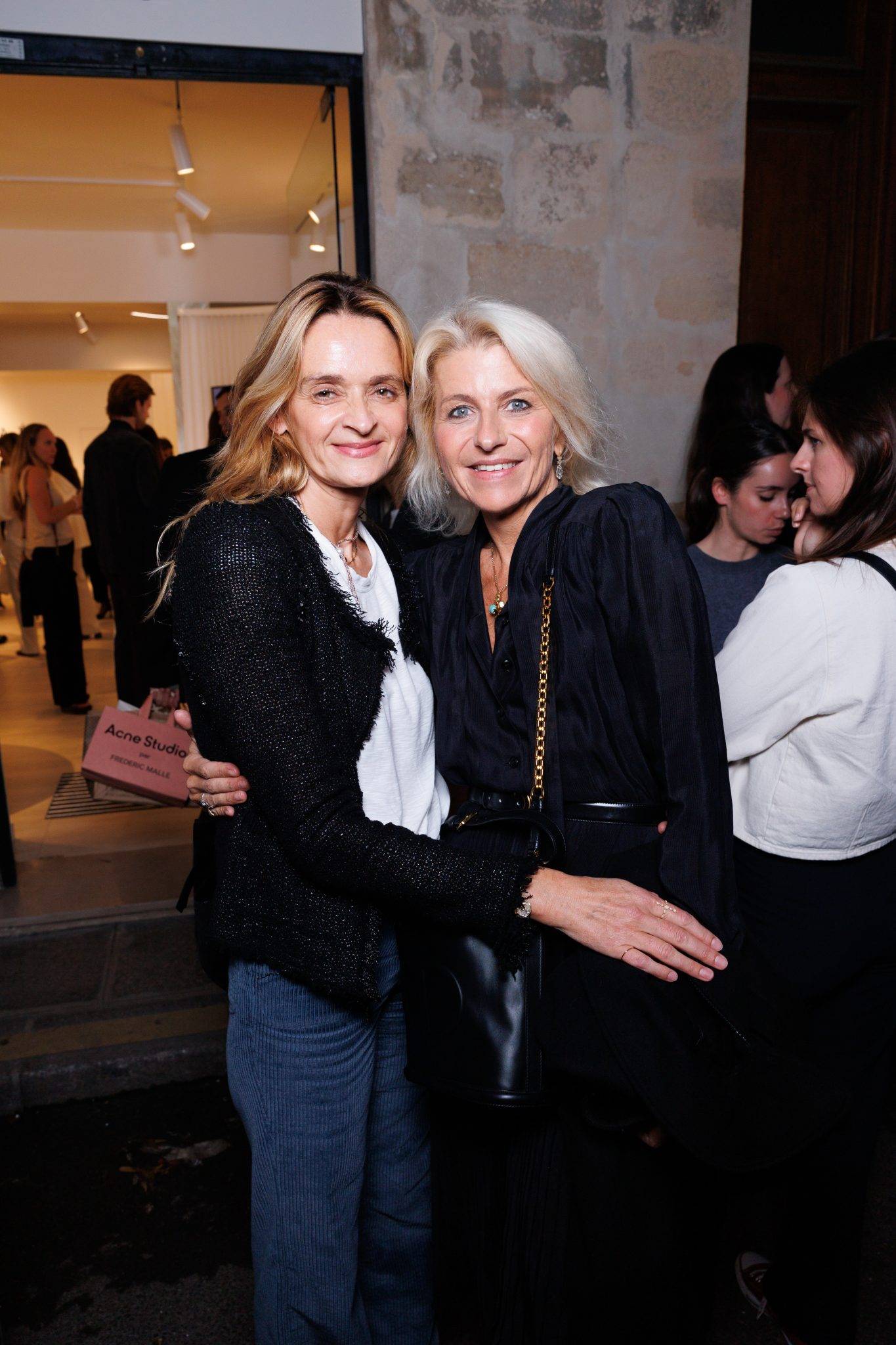  - NEUR|AÉ Takes Residence in Le Marais