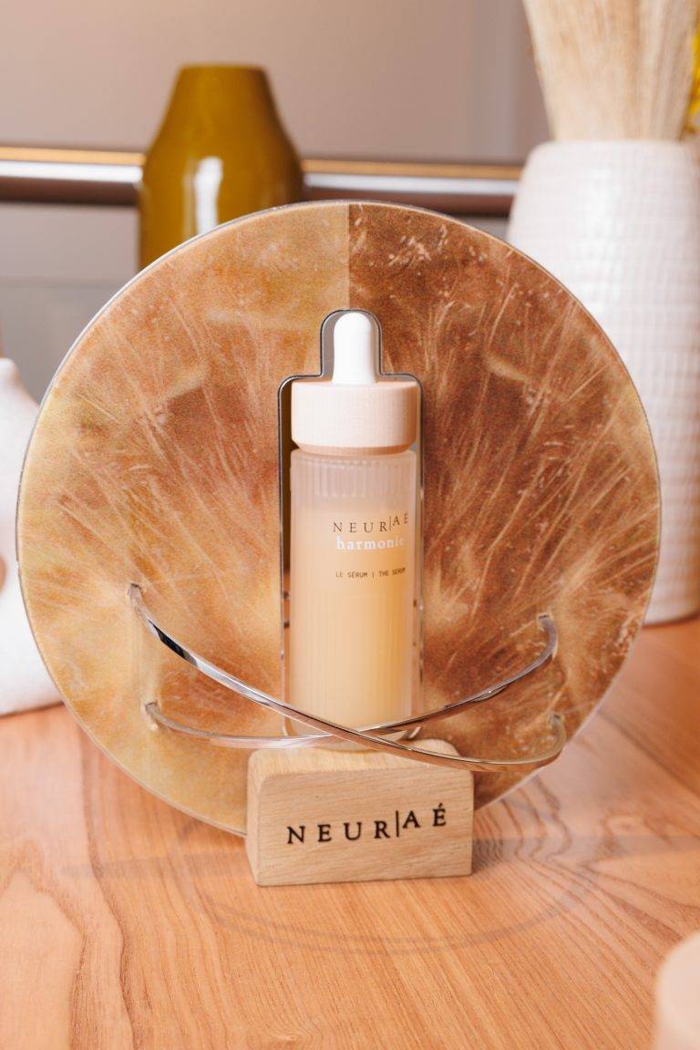 NEUR|AÉ Takes Residence in Le Marais