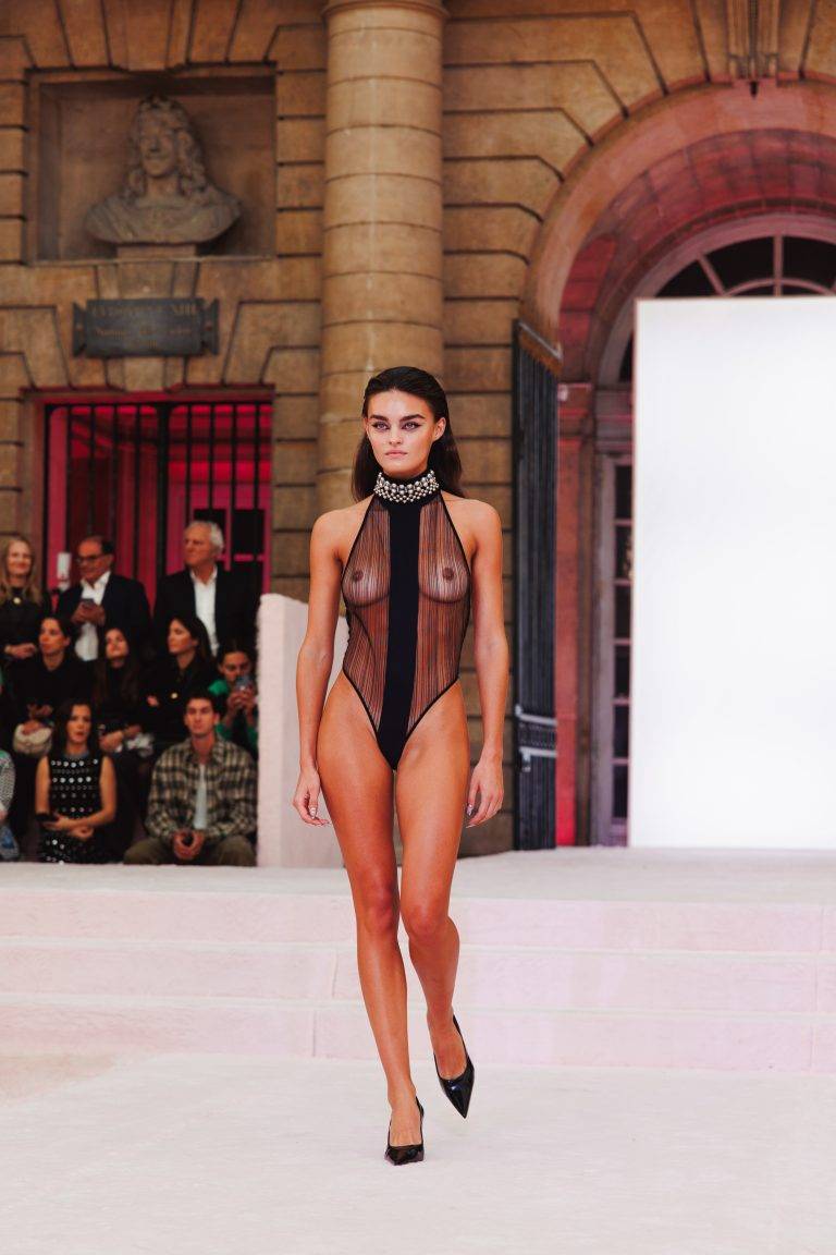 La féminité mise en lumière lors du Show ETAM à la Monnaie de Paris