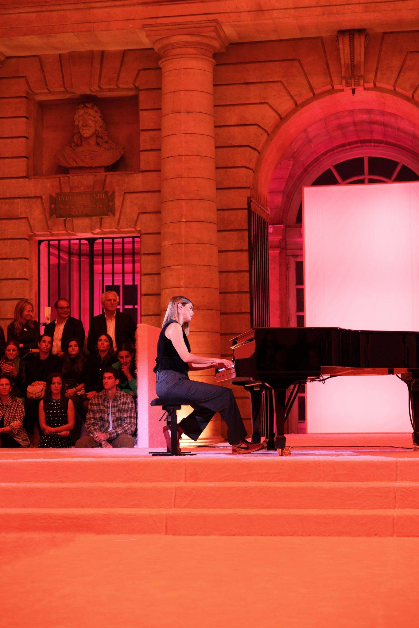  - The ETAM Live Show at the Monnaie de Paris Highlights Femininity