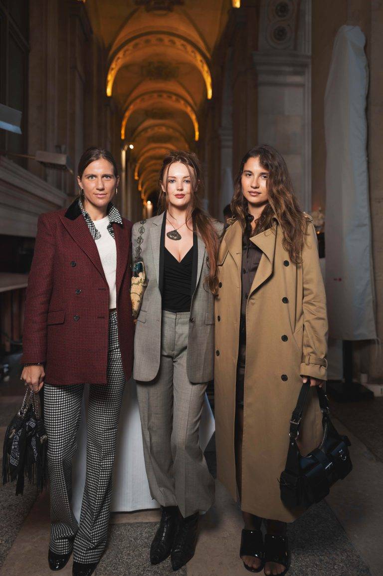  - Le tout nouveau sac The Kooples en collaboration avec Amelia Gray mis en majesté au Café Marly