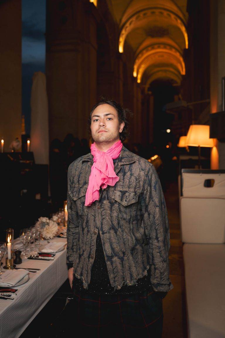  - Le tout nouveau sac The Kooples en collaboration avec Amelia Gray mis en majesté au Café Marly