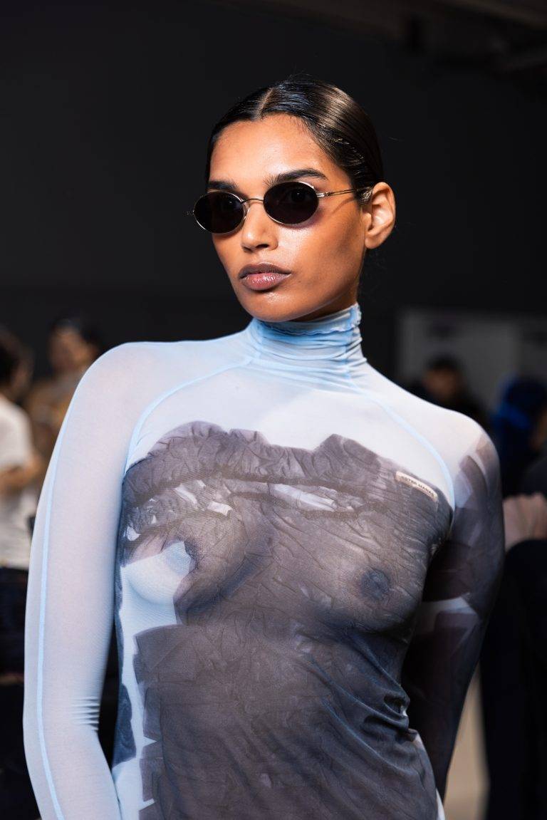  - Ester Manas ou l’art de manier les courbes