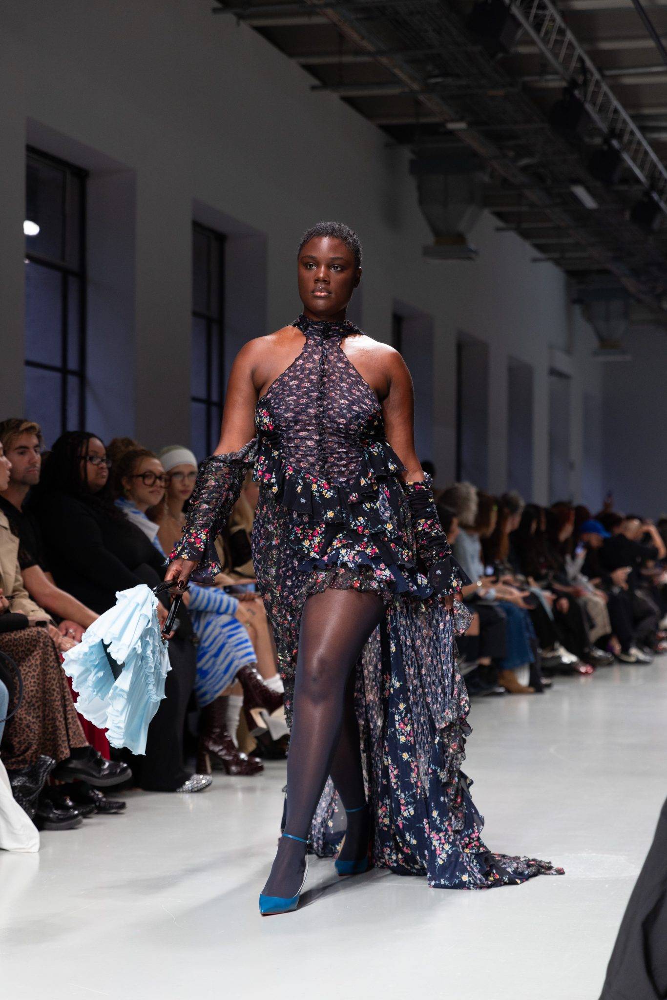  - Ester Manas or the Art of Playing With Curves